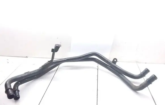 Volkswagen Touareg I Engine coolant pipe/hose 7L6121070AJ