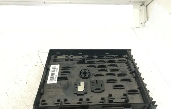 Volkswagen PASSAT B6 Fuse module