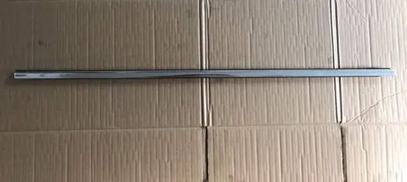 Opel Zafira C Front door glass trim molding 13259963