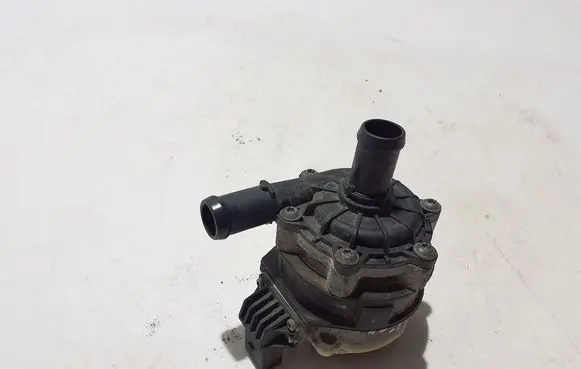 Volvo C40 Electric auxiliary coolant/water pump 32339380