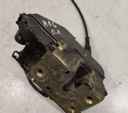 Renault Megane II Front door lock