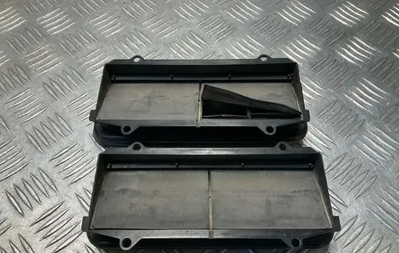 Nissan Juke I F15 Quarter panel pressure vent 8200213712
