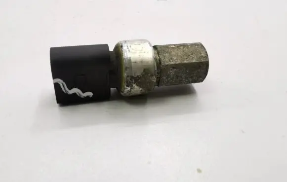 Volkswagen PASSAT B6 Air conditioning (A/C) pressure sensor 1K0959126A 52CP0904
