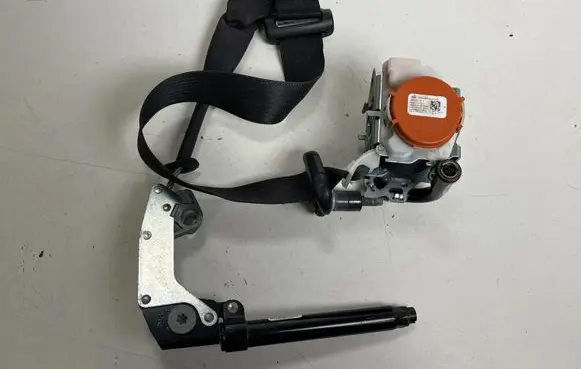 Ford Mustang VI Front seatbelt FR3B63612D64AF