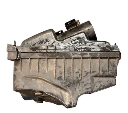 Toyota Avensis T250 Air filter box 222040N010