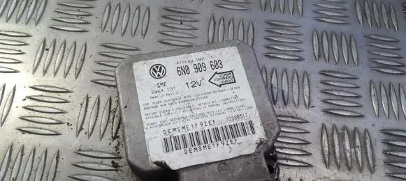 Volkswagen Polo III 6N 6N2 6NF Airbag control unit/module 6N0909603 5WK4137