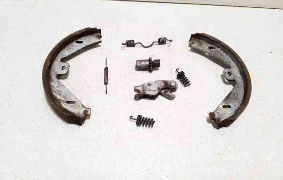 Mercedes-Benz CLS C218 X218 Handbrake/parking brake pads 