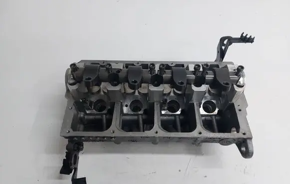 Volkswagen Golf V Engine head 038103373R