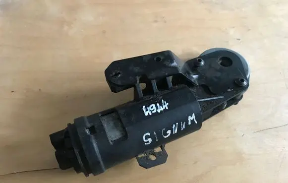 Opel Signum Seat adjustment motor 8317827 2001830100