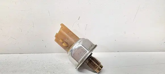 Fuel pressure sensor