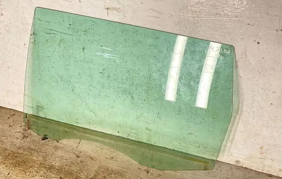 Volvo XC70 Rear door window glass