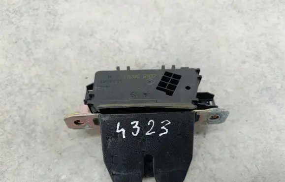 Opel Zafira B Tailgate lock latch 13117285495058724