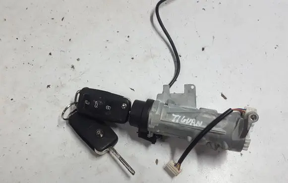 Volkswagen Tiguan Ignition lock 5K0905865XAUTOPX 5K0905865 1K0905851B