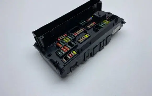 BMW 7 F01 F02 F03 F04 Fuse module 9210861