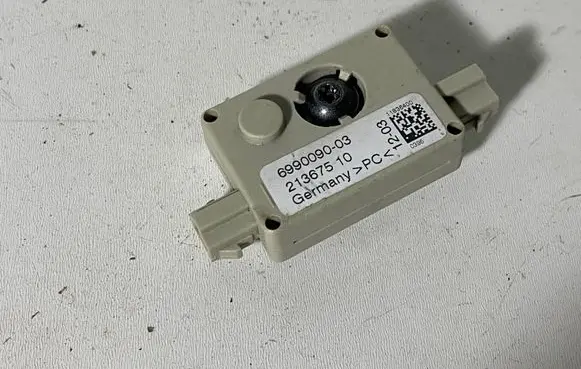 BMW 6 E63 E64 Aerial antenna amplifier 6990090 699009003