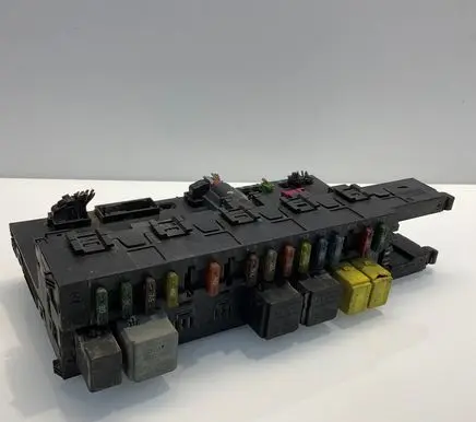 Mercedes-Benz E W211 SAM control unit 2115453401 5DK00804721 A2115453401