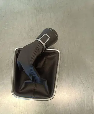 Volkswagen Tiguan Gear lever shifter trim leather/knob 