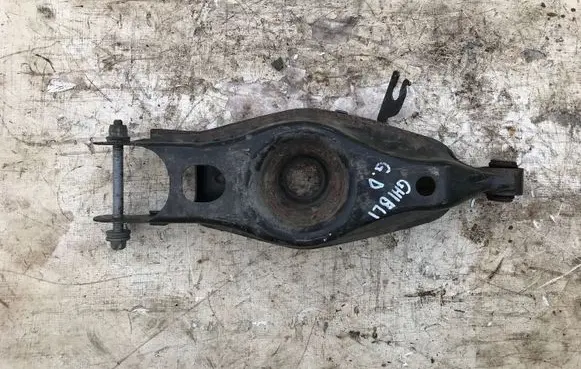 Maserati Ghibli Rear upper control arm/wishbone 670036580