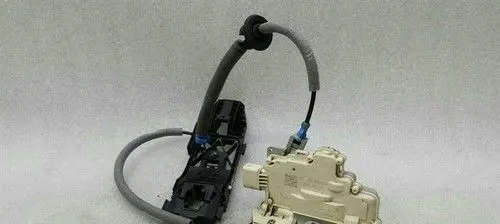 Audi A3 S3 8V Coupe door lock (next to the handle) 4Q0839015
