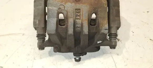 Lexus RX 450H Front brake caliper 6ZT