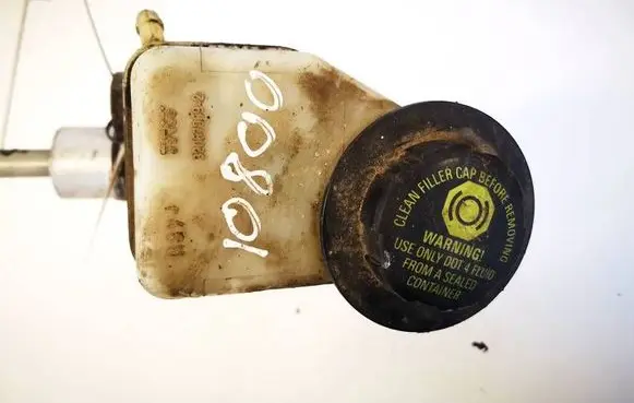 Opel Vectra C Brake fluid reservoir 320670692