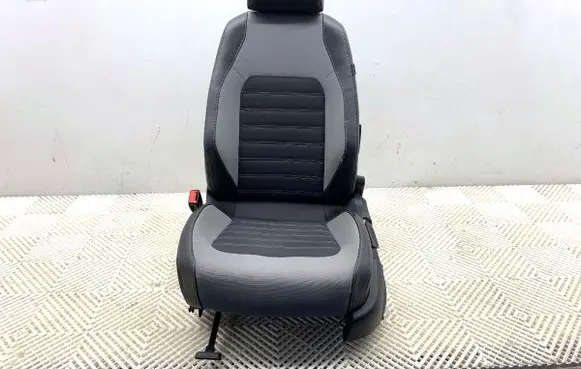 Volkswagen Jetta VI Front driver seat 