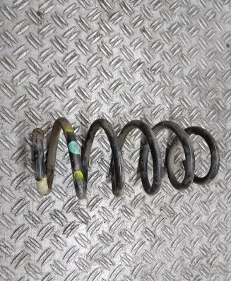 Toyota Avensis T270 Rear coil spring