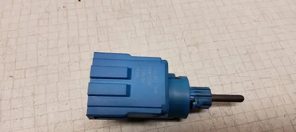 Volkswagen PASSAT B5.5 Brake pedal sensor switch 1J0927189E 19322002