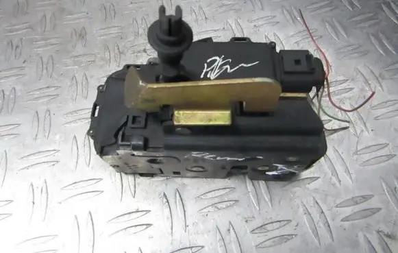 Audi A6 S6 C5 4B Front door lock