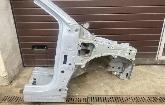 Renault Megane E-Tech Front quarter panel 