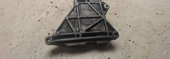 Volkswagen Transporter - Caravelle T5 Generator/alternator bracket 070903143C