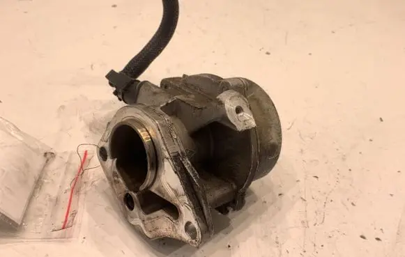 Renault Captur Vacuum pump 705641000
