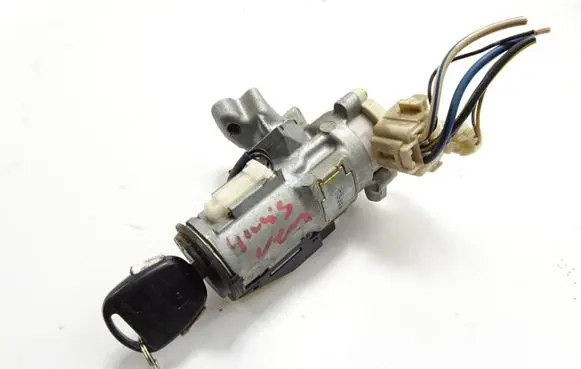 Toyota Yaris Verso Ignition lock 8978352020