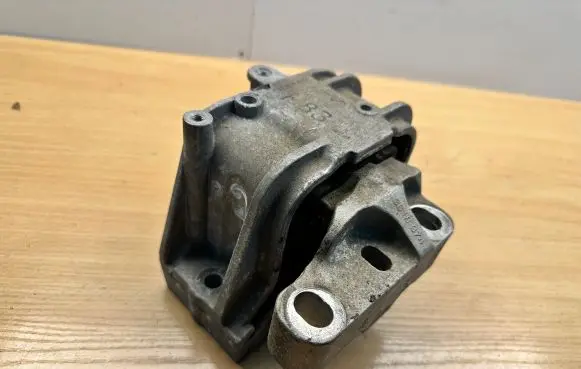 Volkswagen Golf Plus Engine mount bracket 1K0199262CG