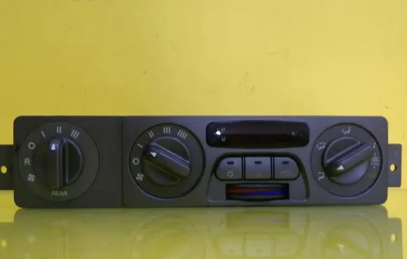 KIA Carnival Climate control unit 0K57A61190
