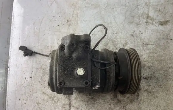 KIA Carens I Air conditioning (A/C) compressor (pump)