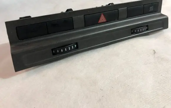 Audi A6 S6 C6 4F Hazard light switch