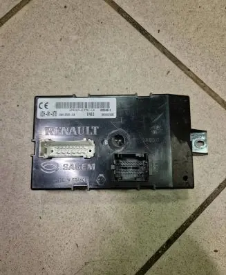 Opel Movano A Comfort/convenience module 281127676A P8200461378L