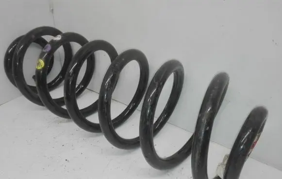 Volkswagen PASSAT B5 Front coil spring
