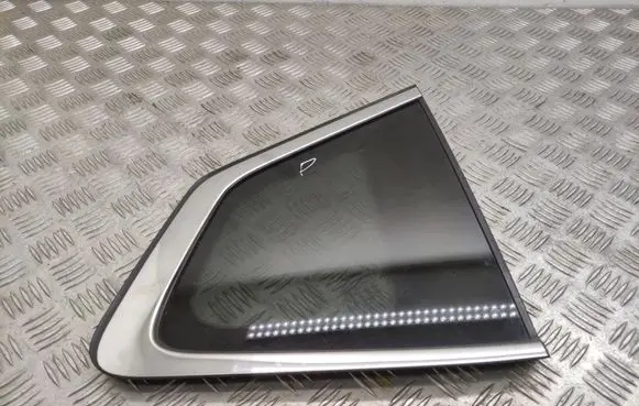 Nissan X-Trail T32 Rear side window