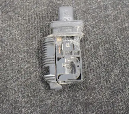 Jaguar F-Type Mass air flow meter 304061111 F00C2G8024