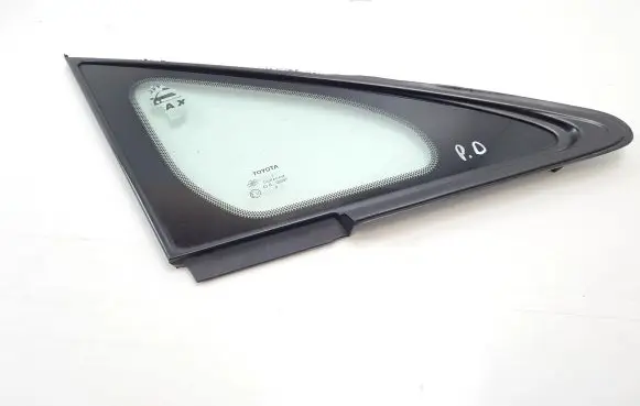 Toyota Verso Front triangle window/glass 43R00097