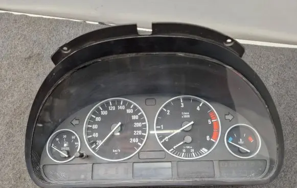 BMW 5 E39 Speedometer (instrument cluster) 6903800