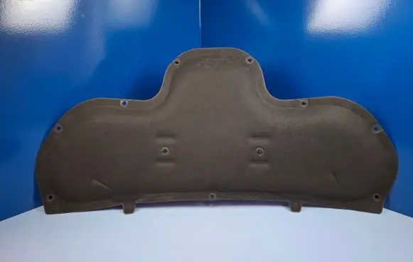 Engine bonnet/hood sound/heat insulation