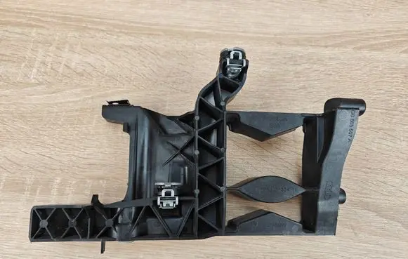 Audi A7 S7 4G Headlight/headlamp mounting bracket 4G8805607A