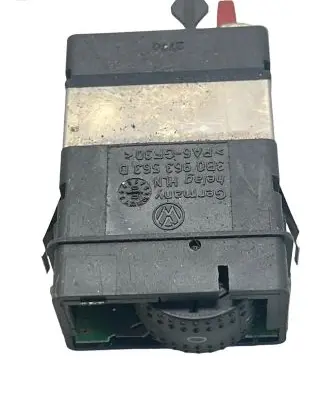 Volkswagen PASSAT B5 Seat heating switch 3B0963563D PA6GF30
