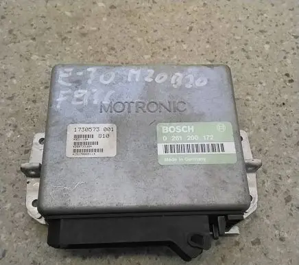 BMW 5 E34 Engine control unit/module 0261200172