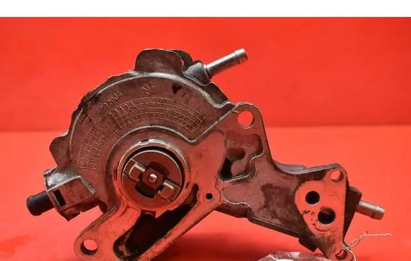 Volkswagen PASSAT B6 Vacuum pump 038145209H