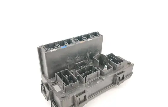 Dodge Caliber Fuse box set P68028007AB 86G2FF11