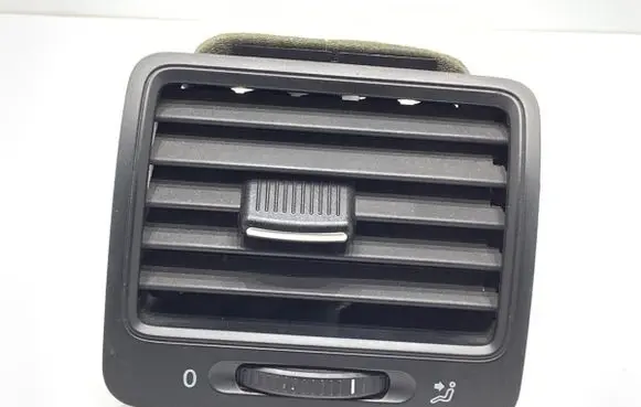 Volkswagen Golf V Dashboard side air vent grill/cover trim
